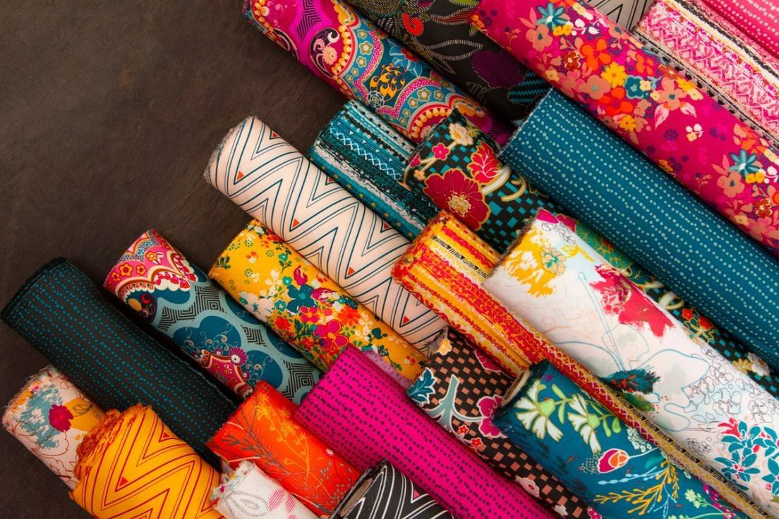 راهنمای انتخاب پارچه خنک برای لباس تابستانی