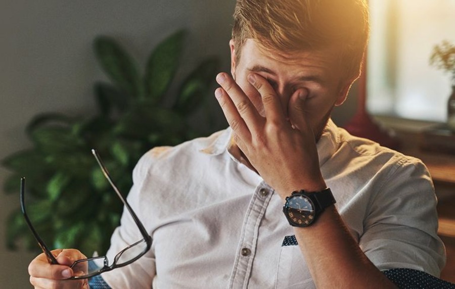 عوارض مالیدن چشم و راهکارهای مؤثر جلوگیری از آسیب بینایی