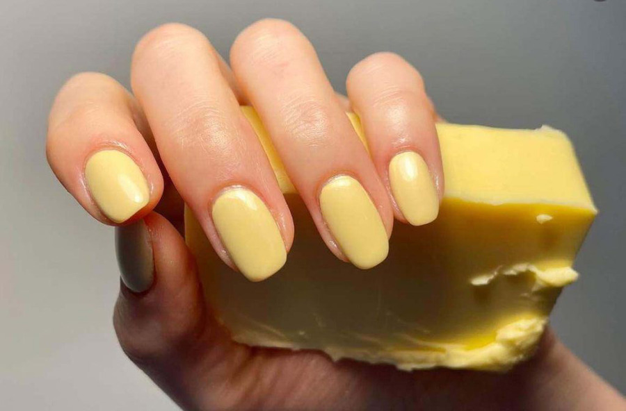 ایده‌ها و مدل‌های جذاب طراحی ناخن با لاک زرد کره‌ای