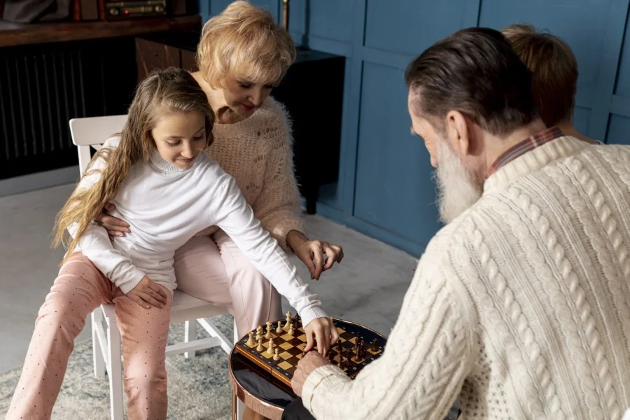 تاریخچه بازی های ایرانی، از تخته نرد تا گرگم به هوا