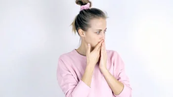 راز علمی سکسکه: علت‌ها و درمان‌های فوری