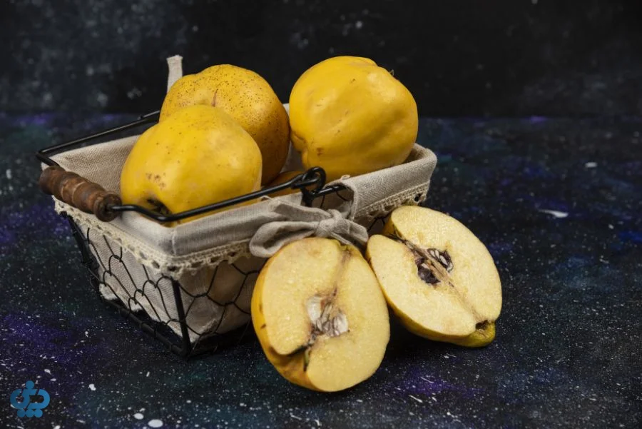 میوه به زرد خوش‌عطر و مفید