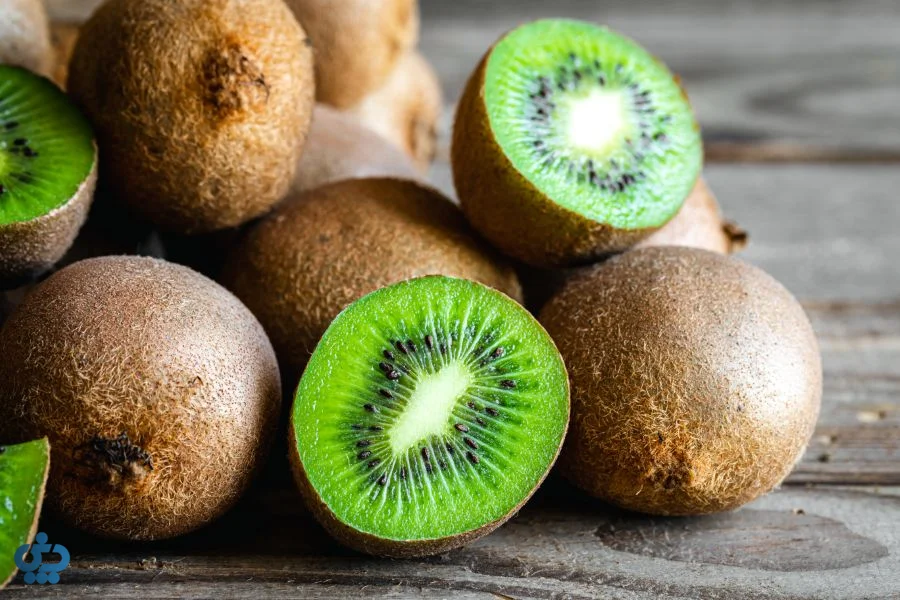 کیوی سبز و مغذی سرشار از ویتامین C