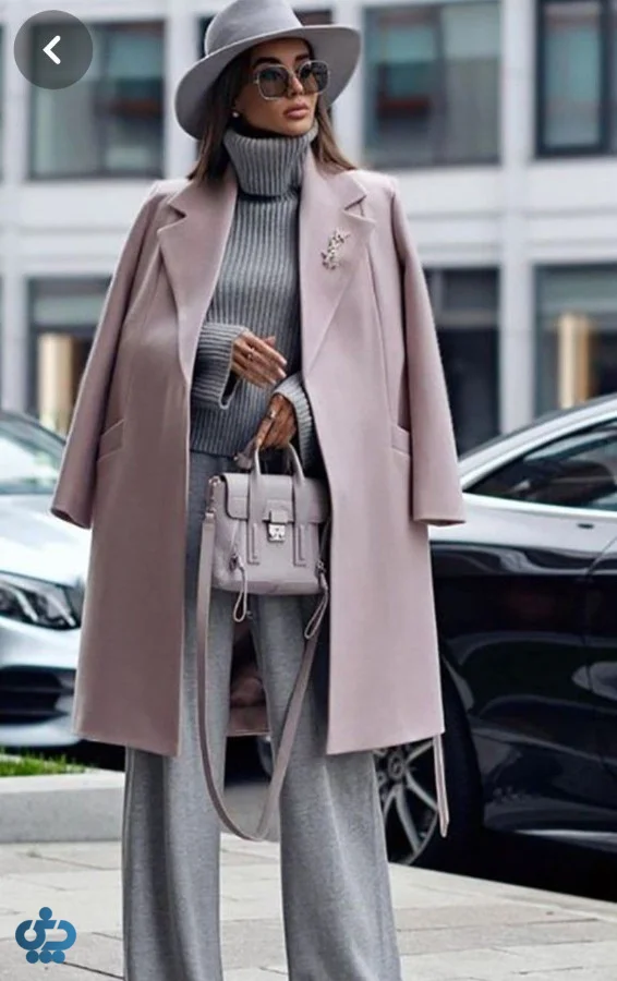 استایل با پالتوی طوسی بلند را با بافت یاسی