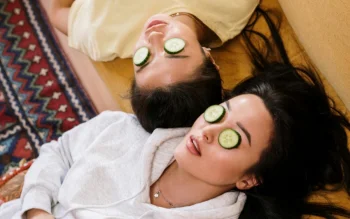 می‌خوای ۱۰ سال جوون‌تر به نظر برسی؟ این عادت‌ها رو کنار بذار