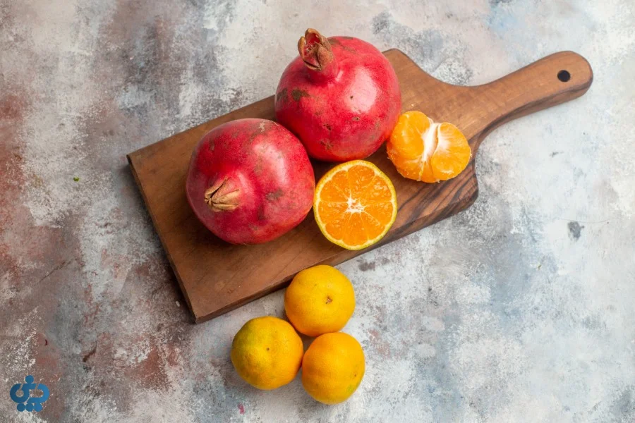 میوههای قرمز و نارنجی