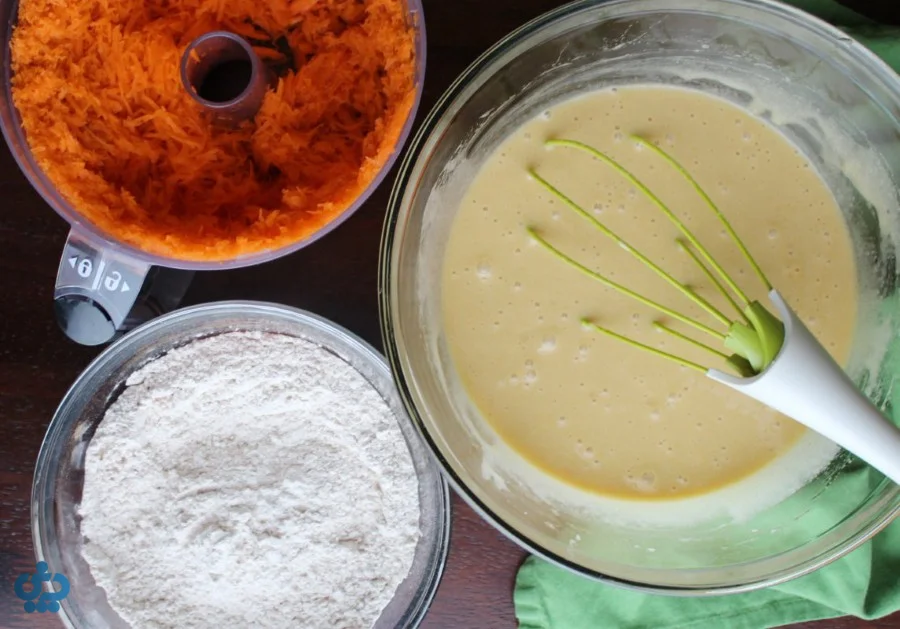 طرز تهیه گامبهگام کیک هویج و گردو