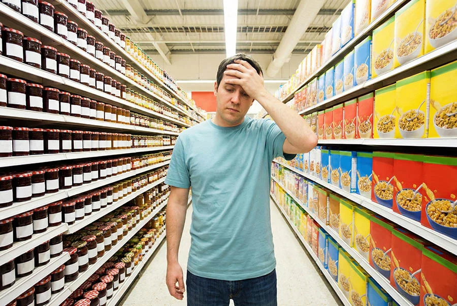 پارادوکس انتخاب چیست؟ چرا گزینه‌های زیاد باعث کاهش رضایت می‌شوند؟