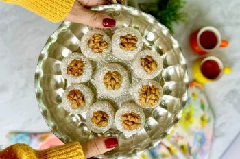 طرز تهیه باسلق خانگی و بازاری؛ رازهای کش‌دار شدن باسلق گردویی و ژله‌ای