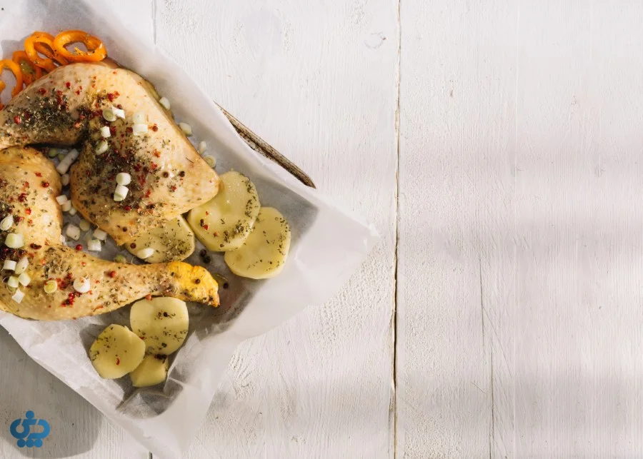 مرغ تنوری در کاغذ روغنی