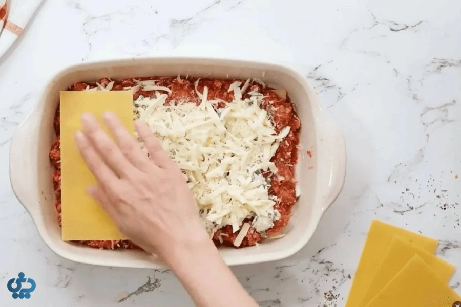 چیدمان لایه‌ها لازانیا مرغ