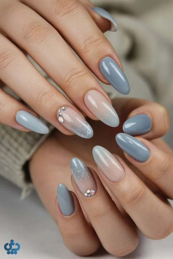 ایده ناخون آبی مه آلود