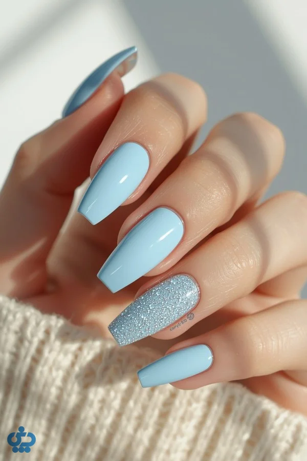 ایده ناخون آبی مه آلود