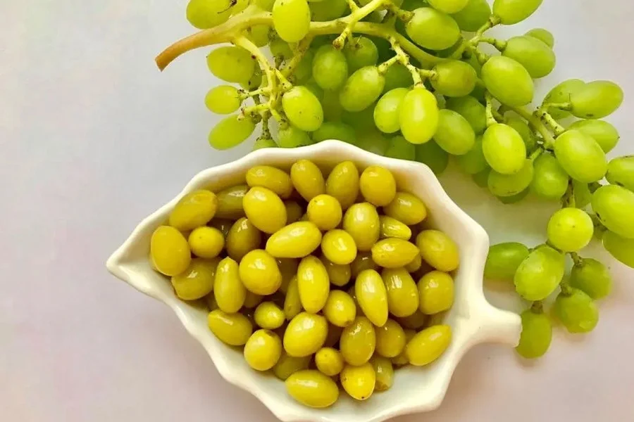 خواص و مضرات قوره یا غوره؛ بررسی کامل فواید، عوارض و روش صحیح مصرف