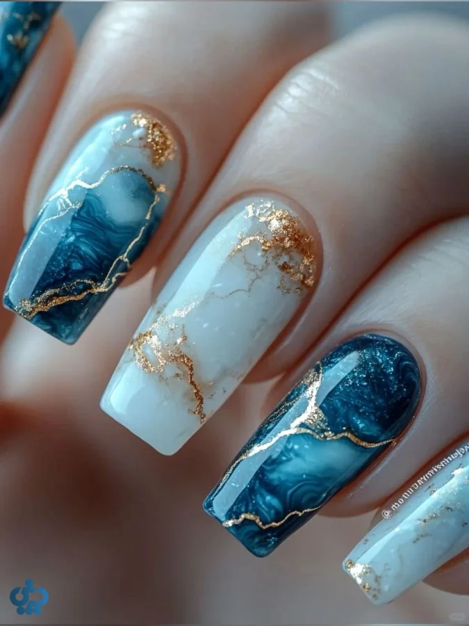 طراحی سنگی آبی مه آلود