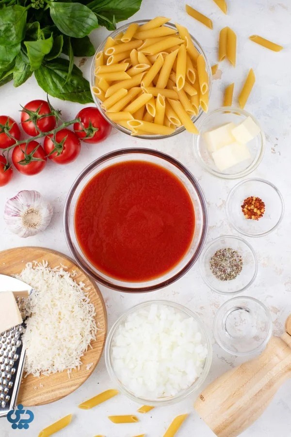 مواد لازم برای تهیه پاستا پومودورو