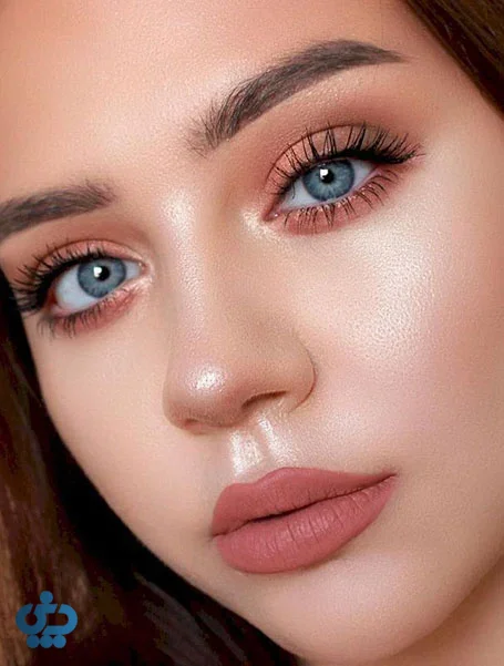 آرایش ای‌گرل بدون خط چشم با سایه محو بیرونی