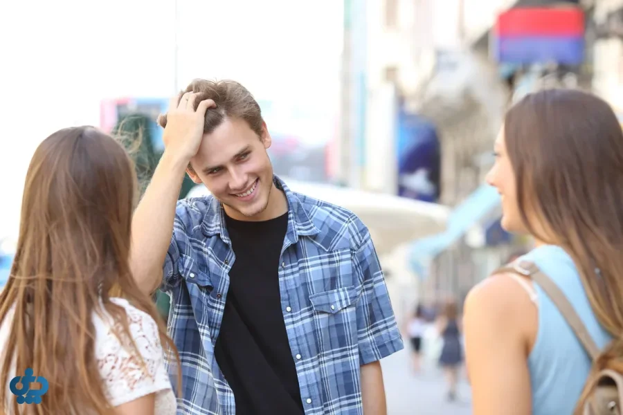دستپاچه شدن پسر هنگام صحبت با دختر مورد علاقه